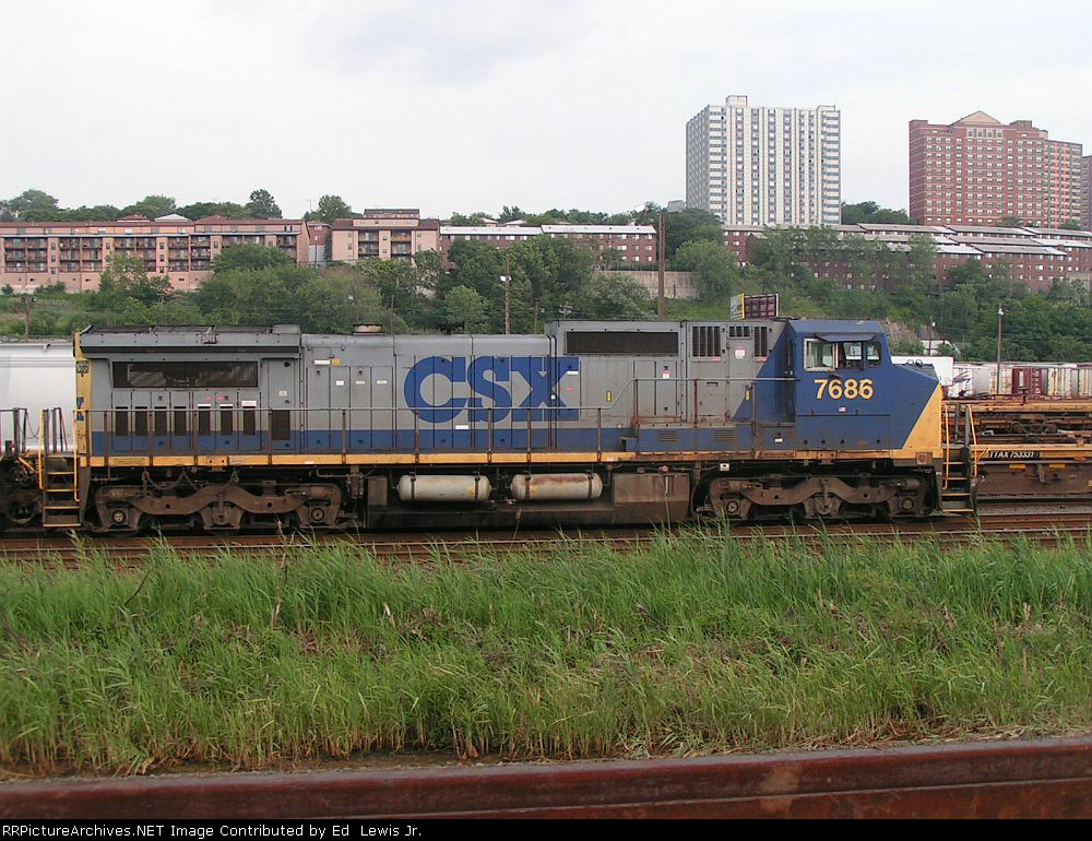 CSX 7686 AT NORTH BERGEN